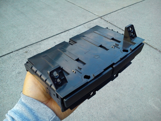 ถาดที่วางแก้วขนาดเท่ากับช่อง1ดิน