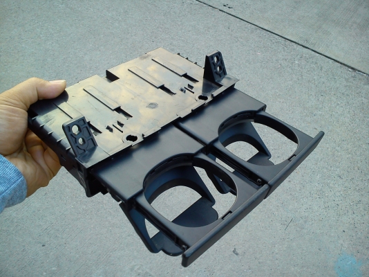 ถาดที่วางแก้วขนาดเท่ากับช่อง1ดิน