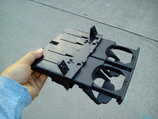 ถาดที่วางแก้วขนาดเท่ากับช่อง1ดิน