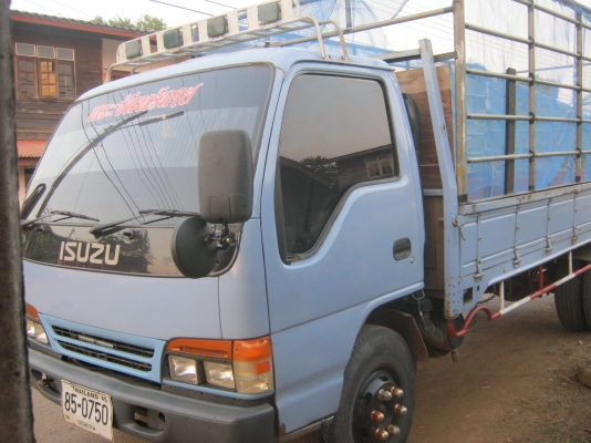 รถ6ล้อ  NPR 120แรง