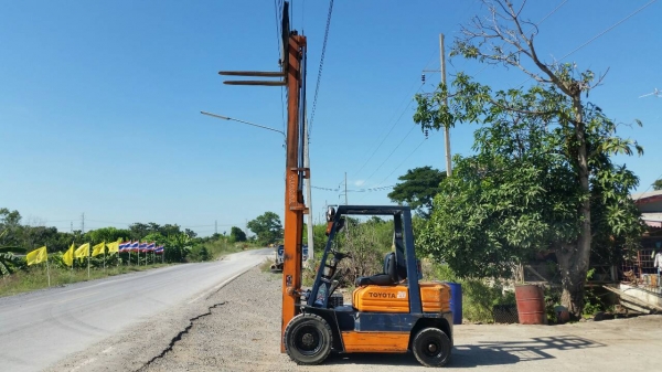 ขายด่วนรถยก TOYOTA 5FGยก2.0ตันเสาสูง4เมตรยางตันหน้าหลัง4เส้นรถนอกนำเข้ายังไม่เคยใช้งานในเมืองไทยเลย=รุ่นใหม่ขายถูกๆๆ