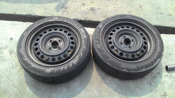 ล้อกะทะพร้อมยาง 185/55R15 ขนาด 4 รู100 ยาง firestoneมี2ล้อ tel.081-427-3941 ไอดีไลน์ autobot107