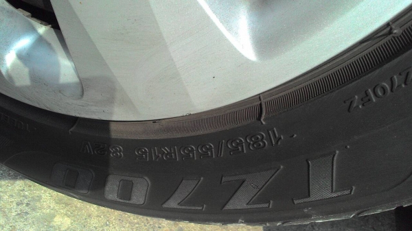 ล้อกะทะพร้อมยาง 185/55R15 ขนาด 4 รู100 ยาง firestoneมี2ล้อ tel.081-427-3941 ไอดีไลน์ autobot107 ล้อกะทะพร้อมยาง 185/55R15 ขนาด 4 รู100 ยาง firestoneมี2ล้อ tel.081-427-3941 ไอดีไลน์ autobot107