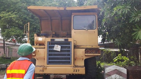 ขายรถบรรทุกหินใหญ่ 6 ล้อเบอร์ 227 ใช้งานได้เลยวิ่งอยู่ทุกวัน