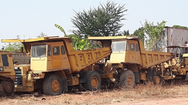 ขายรถบรรทุกหินใหญ่ 6 ล้อเบอร์ 227 ใช้งานได้เลยวิ่งอยู่ทุกวัน