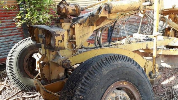 รถเกรด KOMATSU รุ่น GD 376 H สภาพพร้อมใช้งานพร้อมริปเปอร์