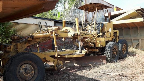 รถเกรด KOMATSU รุ่น GD 376 H สภาพพร้อมใช้งานพร้อมริปเปอร์