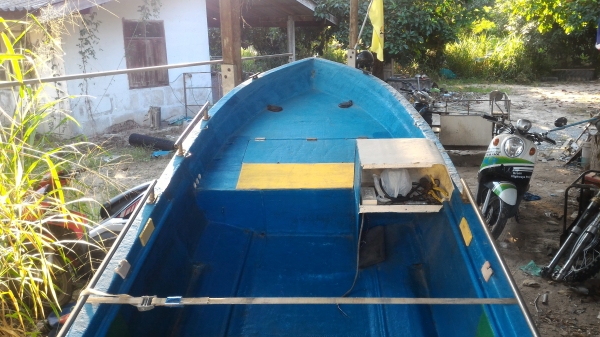 ขายเรือไฟเบอร์ 11 ฟุต เครื่อง Yamaha 15 แรง 2 จังหวะ ขายเรือไฟเบอร์ 11 ฟุต เครื่อง Yamaha 15 แรง 2 จังหวะ