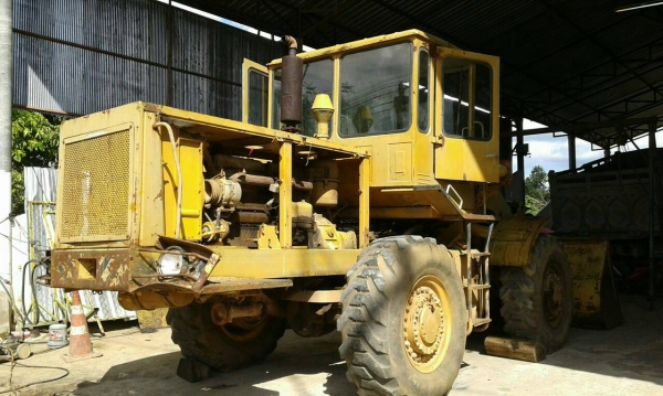 รถตักล้อยาง