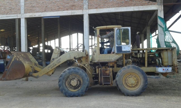 รถตักล้อยาง