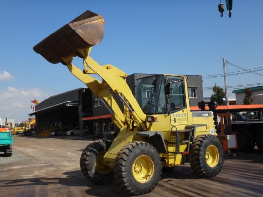 KOMATSU WA100-3 สวยมาก นำเข้าจากญี่ปุ่น 090-986-2521 อ๊อบ