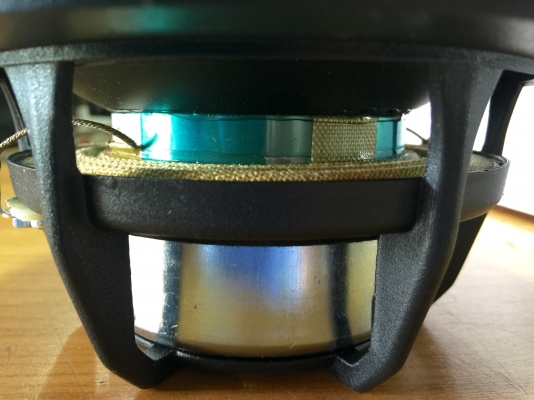 ขายลำโพง DYNAUDIO 240 MKII วอล์ยคอล์ยอลูมิเนียมขนาด3" ขายลำโพง DYNAUDIO 240 MKII วอล์ยคอล์ยอลูมิเนียมขนาด3"