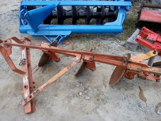 รถไถคูโบต้า KRT 14 แรงม้า พร้อมดันหน้า พาน 3 ล้อเหล็กกันจม ใช้งานเพียง 946 ชม.เล่มทะเบียนพร้อม ราคาสุดคุ้ม สุดประหยัด มีที่นี่ที่เดียว รถไถคูโบต้า KRT 14 แรงม้า พร้อมดันหน้า พาน 3 ล้อเหล็กกันจม ใช้งานเพียง 946 ชม.เล่มทะเบียนพร้อม ราคาสุดคุ้ม สุดประหยัด มีที่นี่ที่เดียว