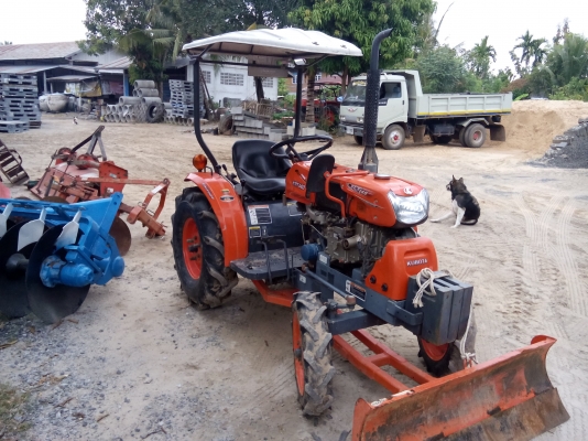 รถไถคูโบต้า KRT 14 แรงม้า พร้อมดันหน้า พาน 3 ล้อเหล็กกันจม ใช้งานเพียง 946 ชม.เล่มทะเบียนพร้อม ราคาสุดคุ้ม สุดประหยัด มีที่นี่ที่เดียว รถไถคูโบต้า KRT 14 แรงม้า พร้อมดันหน้า พาน 3 ล้อเหล็กกันจม ใช้งานเพียง 946 ชม.เล่มทะเบียนพร้อม ราคาสุดคุ้ม สุดประหยัด มีที่นี่ที่เดียว
