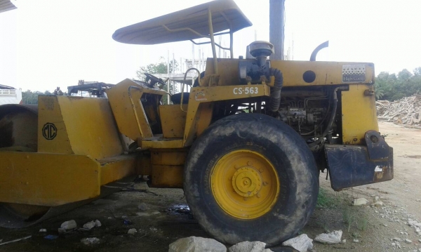 ขายรถบด CAT CS 563 เอกสารเล่มทะเบียน 2 เพลา 10 ตัน สั่นสะเทือน ราคา 550000