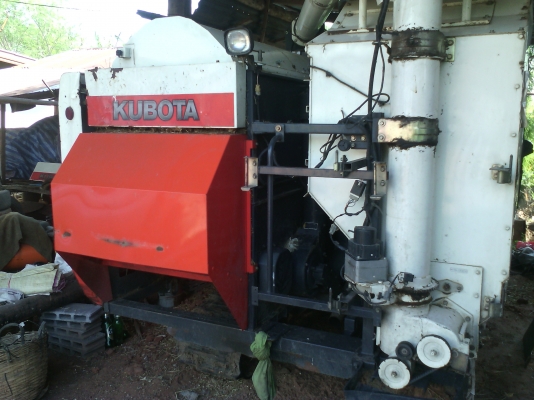 ขายรถเกี่ยวข้าว DC 68G