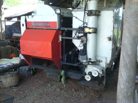 ขายรถเกี่ยวข้าว DC 68G