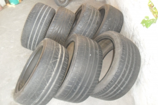 ยางขอบ19 สวยๆ ราคา เส้นละ 700 บาท เหมาเ 7 เส้น ราคา 3500 บาท