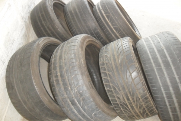 ยางขอบ19 สวยๆ ราคา เส้นละ 700 บาท เหมาเ 7 เส้น ราคา 3500 บาท