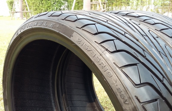 ยาง,215-35-19 Triangle ปี14สภาพใหม่มากหนึ่งคู่ 3,800 ยาง,215-35-19 Triangle ปี14สภาพใหม่มากหนึ่งคู่ 3,800