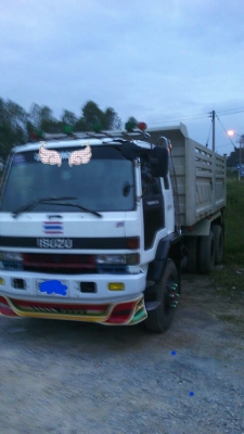 ขายดาวน์ อีซูซุ จัมโบ้ 210 เครื่อง 240 แรง ราคา 880,000 บาท