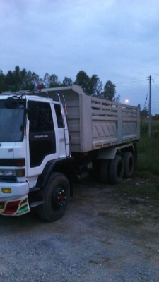 ขายดาวน์ อีซูซุ จัมโบ้ 210 เครื่อง 240 แรง ราคา 880,000 บาท