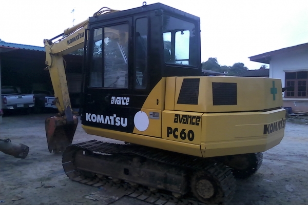 ขายKomatsu PC60-5เครื่อวปั้มยกใหม่เชียงกงแน่นระบบพร้อมโซ่ใหม่ลอนเล่อใหม่เอวแน่นช่วงล่างเต็ม