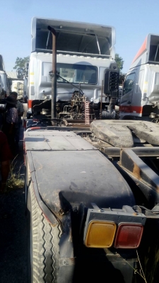 ขายรถบรรทุก 10 ล้อหัวลาก HINO MEGA  260 แรงม้าปี 2547 ราคา 900000