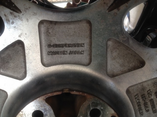 ล้อเเท้ LUFTBAHN 19กว้าง8นิ้วอ๊อฟ45ทั้ง4วงสีเดิมๆติดยางปี13จากญี่ปุ่นสภาพสวยๆ