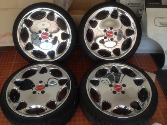 ล้อเเท้ LUFTBAHN 19กว้าง8นิ้วอ๊อฟ45ทั้ง4วงสีเดิมๆติดยางปี13จากญี่ปุ่นสภาพสวยๆ