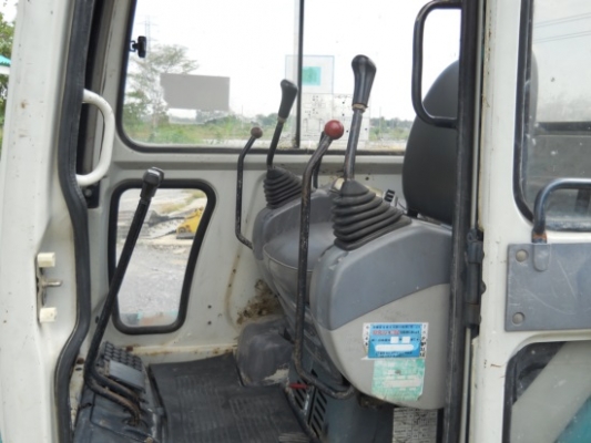 ขายรถแบคโฮเก่าญี่ปุ่น komatsu pc40-7หัวเก๋งสนใจติดต่อสอบถาม 092-3309229 อี๊ด