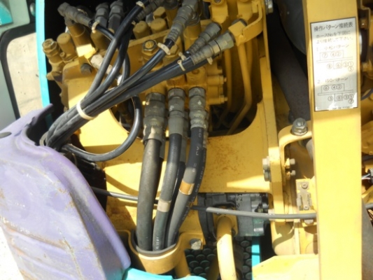 ขายรถแบคโฮเก่าญี่ปุ่น komatsu pc40-7หัวเก๋งสนใจติดต่อสอบถาม 092-3309229 อี๊ด