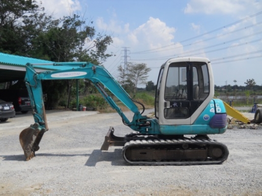ขายรถแบคโฮเก่าญี่ปุ่น komatsu pc40-7หัวเก๋งสนใจติดต่อสอบถาม 092-3309229 อี๊ด