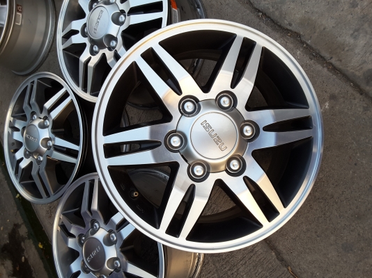 ล้อ isuzu ขอบ 16 ชุดล่ะ 4800