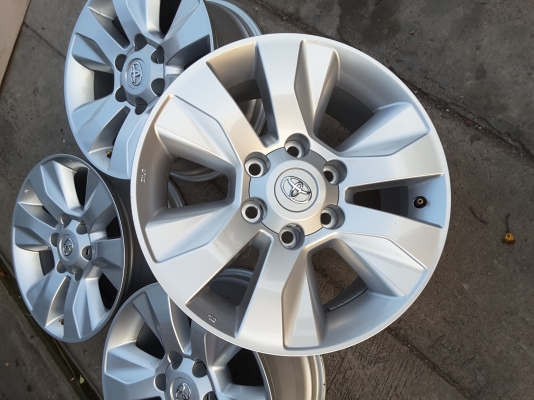 ล้อ REVO ขอบ 17 ชุดล่ะ 10,500