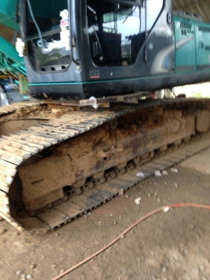 ขายรถแบคโฮ 1.KOBELCO SK200-8 YN12super 2.YN 10 3.YN 09 รวม 3 คัน 5 ล้าน