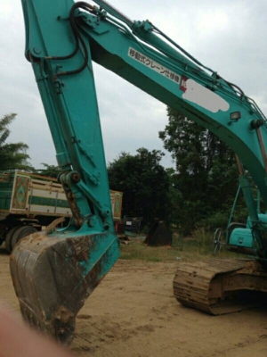 ขายรถแบคโฮ 1.KOBELCO SK200-8 YN12super 2.YN 10 3.YN 09 รวม 3 คัน 5 ล้าน