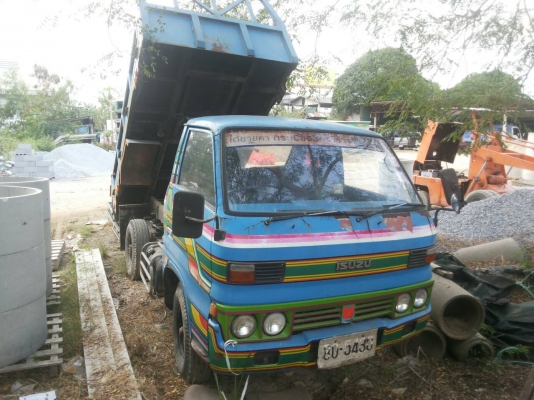 รถบรรทุก 4 ล้อ ISUZU ดั๊มพ์ได้ ปี 2524 เครื่อง 88 แรง ราคา 160,000 บ.รถอยู่นนทบุรี