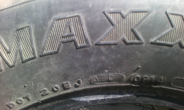 215/75R16C MAXXIS TRUCMAXX UE-168 ปีใหม่ๆ ปี2014 ไม่มีปะ มี 2 เส้น tel.081-427-3941 ไอดีไลน์ autobot107 215/75R16C MAXXIS TRUCMAXX UE-168 ปีใหม่ๆ ปี2014 ไม่มีปะ มี 2 เส้น tel.081-427-3941 ไอดีไลน์ autobot107