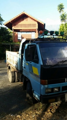 รถบรรทุก 6 ล้อดัมพ์ ISUZU NKR  ปีจดทะเบียน 2548