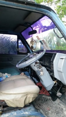 รถบรรทุก 6 ล้อดัมพ์ ISUZU NKR  ปีจดทะเบียน 2548