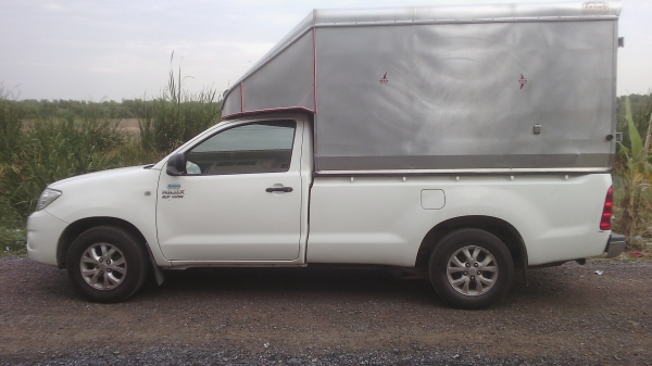 ขายวีโก้ปี2010ยางใหม่4เส้นล้อแม็กรถบ้านใช้น้อย