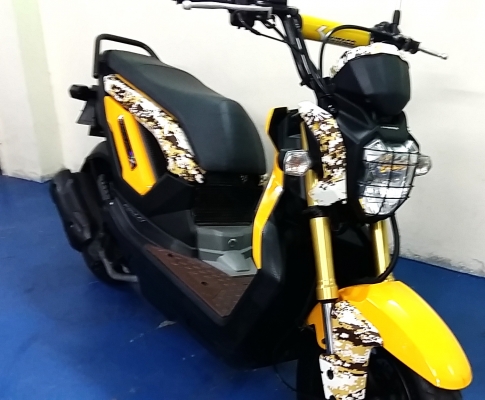 ZOOMER สีเหลือง สียอดฮิต มาพร้อมชุดแต่งสุดเท่จากศูนย์ รถเดือน ก.พ. ปี57 ไมล์ 4 พันโล ฟรีโอน แถม 5 รายการ 35900