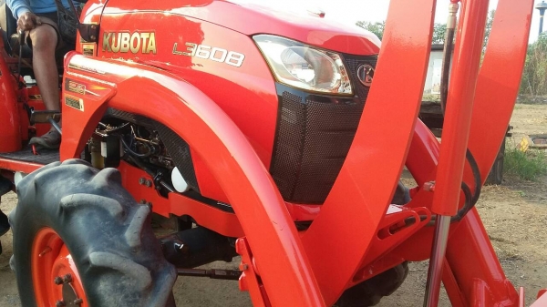 หาชื้อรถไถคูโบต้า L3608 เชิณมาหาเราครับ มีไบมีดตราช้าง1อันสวยๆเดิมๆ พร้อมไช้งาน  ขายใน  ราคา285000บาท รถอยู่วังบัว คลองขลุง กำแพงเพชร    สนใจสอบุถามได้ที่081 3655997 อำพร  พาเจริญ  ราคาต่อรองได้อีกนะครับ