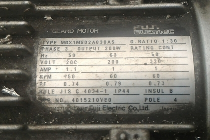 มอเตอร์เกียร์ทด FUJI ขนาด 200 W. ทดแล้วหมุนที่ 60 รอบต่อนาที แรงบิดเยอะต่อใช้ไฟบ้าน 220 V.ได้