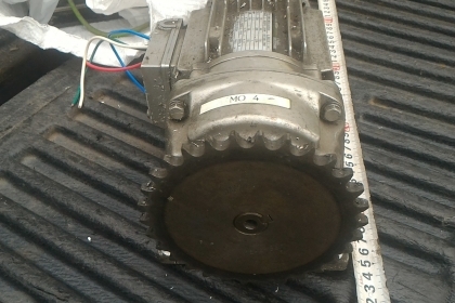 มอเตอร์เกียร์ทด FUJI ขนาด 200 W. ทดแล้วหมุนที่ 60 รอบต่อนาที แรงบิดเยอะต่อใช้ไฟบ้าน 220 V.ได้