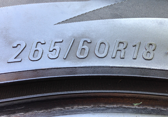 ยาง Maxxis 265 60 18 ปี12 พร้อมใช้งาน ราคาไม่แพง ยาง Maxxis 265 60 18 ปี12 พร้อมใช้งาน ราคาไม่แพง