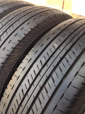 ยาง Bridgstone 215-70-15 ปี 14 ครบชุด 4 เส้น 5500 สภาพสวยๆไม่บวมดอกยางเหลือเยอะวิ่งใด้อีกนานค่ะ ยาง Bridgstone 215-70-15 ปี 14 ครบชุด 4 เส้น 5500 สภาพสวยๆไม่บวมดอกยางเหลือเยอะวิ่งใด้อีกนานค่ะ