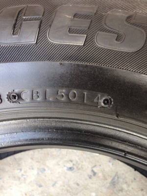 ยาง Bridgstone 215-70-15 ปี 14 ครบชุด 4 เส้น 5500 สภาพสวยๆไม่บวมดอกยางเหลือเยอะวิ่งใด้อีกนานค่ะ ยาง Bridgstone 215-70-15 ปี 14 ครบชุด 4 เส้น 5500 สภาพสวยๆไม่บวมดอกยางเหลือเยอะวิ่งใด้อีกนานค่ะ