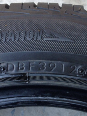 ยาง Bridgstone 185-55-15 ปี 12 2 เส้น 1500 สภาพสวยๆไม่มีปะไม่บวมดอกยางเหลือเยอะวิ่งใด้อีกนานค่ะ